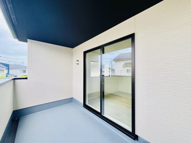 高崎市新後閑町のバルコニー|プライベート空間も確保できるインナーバルコニー♪