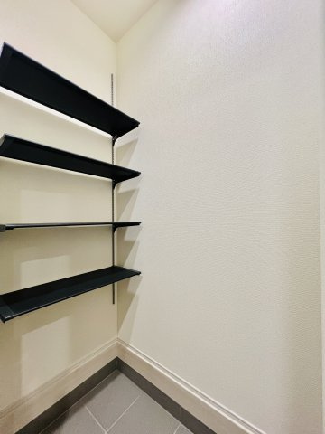 高崎市新町の収納|履物以外も収納可能な土間収納◎