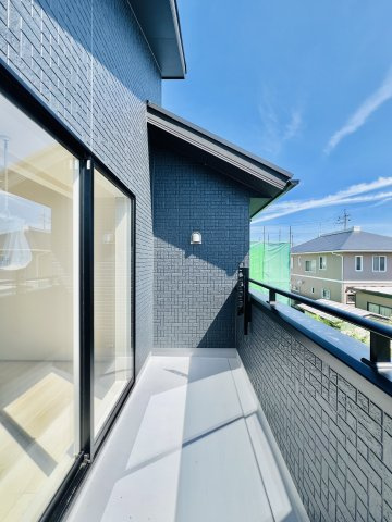 高崎市新町のバルコニー|ダブルバルコニーでプライベート空間も確保♪