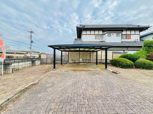 高崎市浜川町の駐車場|２台分カーポート付き◎