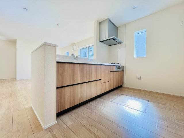 高崎日光町のキッチン|収納たっぷりで調理器具もすっきり整頓できるキッチン♪