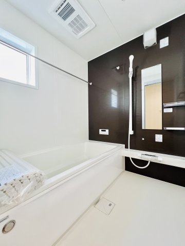 高崎日光町の浴室|一日の疲れを癒す、ゆったりサイズの浴槽