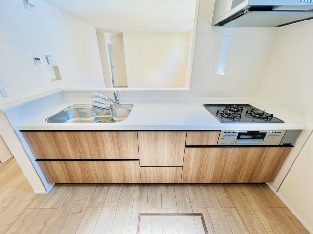 高崎日光町のキッチン|家族の笑顔が集まる、対面式キッチン設計