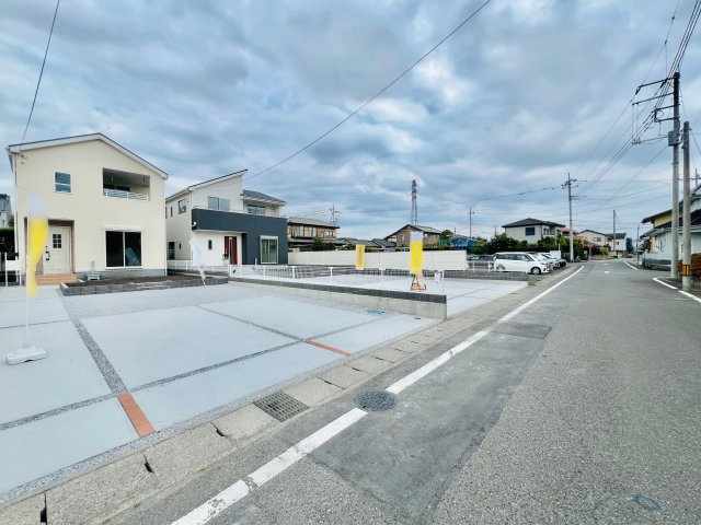 高崎筑縄の前面道路含む現地写真|車の通りも少なく駐車も楽々♪