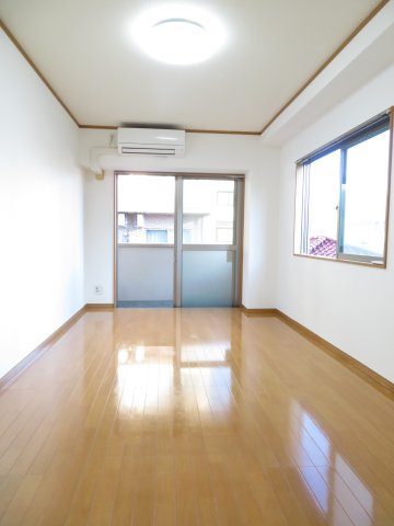 【居間・リビング】 | アルベルゴ・パラディーゾ