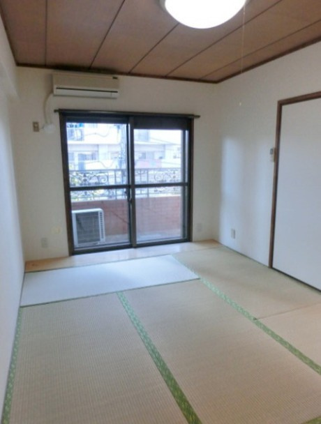 長興新中野マンションの寝室