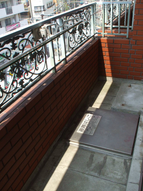 長興新中野マンションのバルコニー