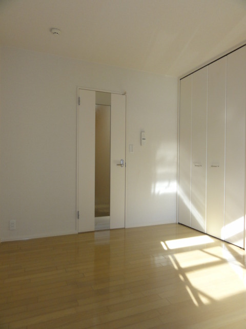 シエル南蒲田の洋室|日差しの差し込む明るい居室