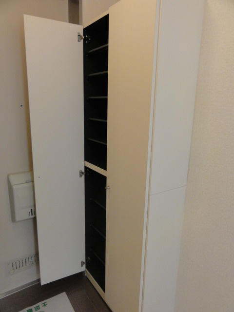 シエル南蒲田の玄関|高さのある下駄箱