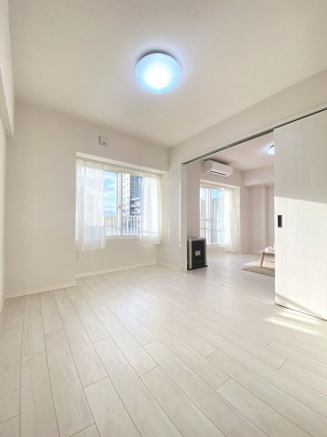 ロジメント月寒西の洋室