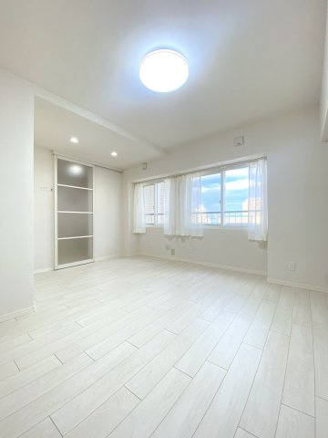 ロジメント月寒西の洋室