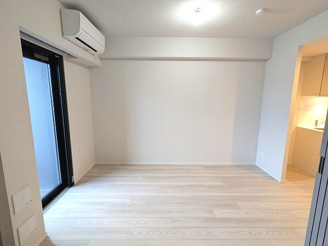 SEASON FLATS新御徒町EASTの設備|リビング、南向き、エアコン付、インターネットWi-Fi無料