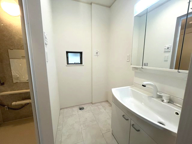 所沢市弥生町の洗面所|広い洗面スペース