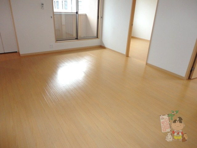 フローラルガーデンⅡの居間・リビング