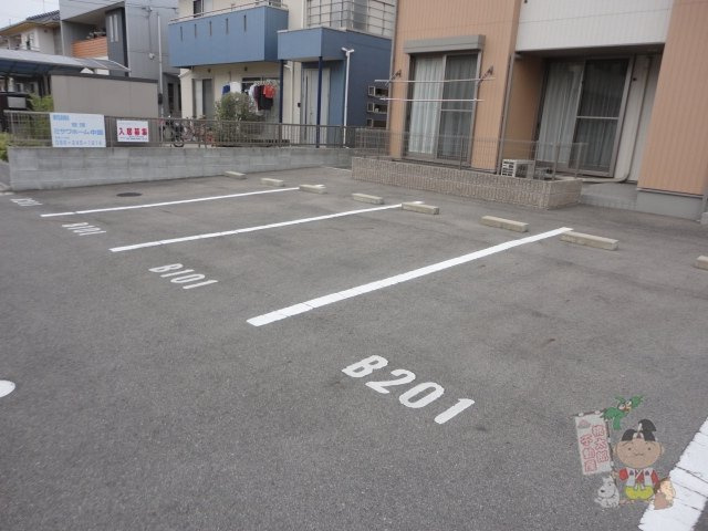 フローラルガーデンⅡの駐車場