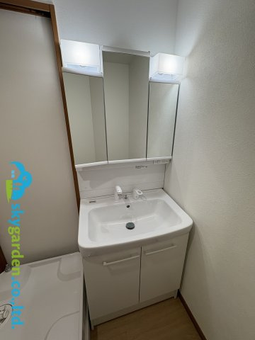 鎌倉ロジュマンＤ棟の独立洗面台