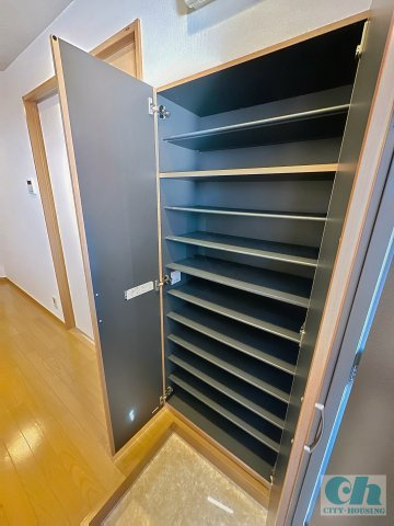 プランドウル大森 303号室の収納