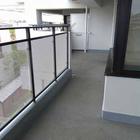 エルタウン学園Ⅵのバルコニー