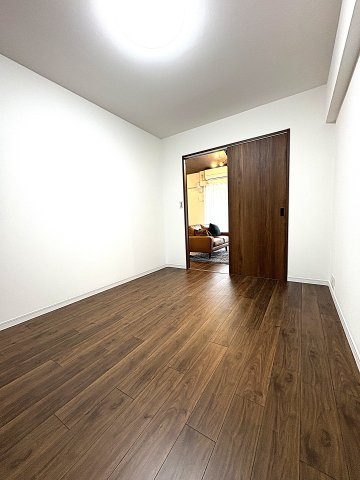 SHICHIRIGAHAMA PARK HOMES  – 湘南の海と陽光を感じる最上階レジデンス –の洋室