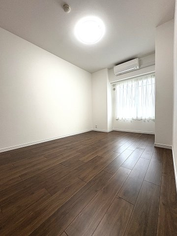 SHICHIRIGAHAMA PARK HOMES  – 湘南の海と陽光を感じる最上階レジデンス –の洋室