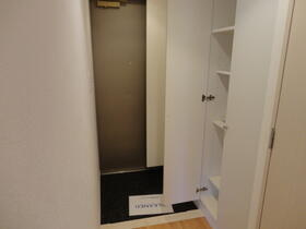 プラウドフラット三軒茶屋の玄関|※別部屋参照
