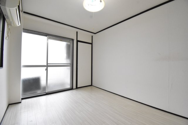 シャトー杉本PARTⅠの居間・リビング