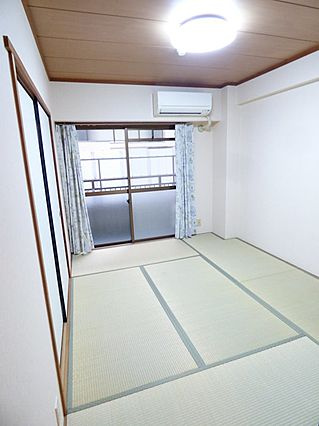 シャトードールの居間・リビング