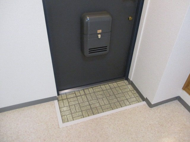 タウンコート新神戸の玄関