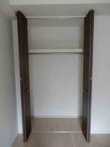 ヌーヴェルワイズ灘駅前の収納