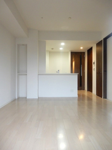 ヌーヴェルワイズ灘駅前の居間・リビング