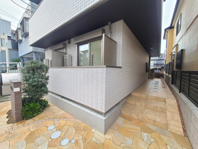 GRACE　GARDENのエントランス|★建物エントランスの画像です★