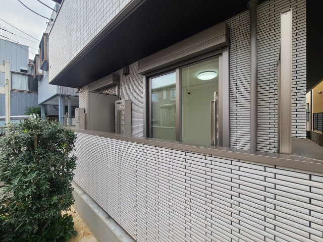 GRACE　GARDENのセキュリティ|★バルコニー側にシャッター雨戸を完備しています★