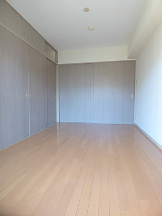 本山アネックスの洋室