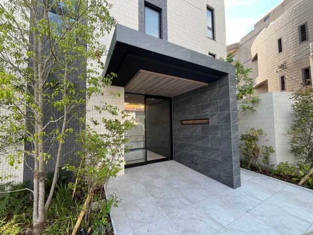 ミレーネ芦屋東山のエントランス