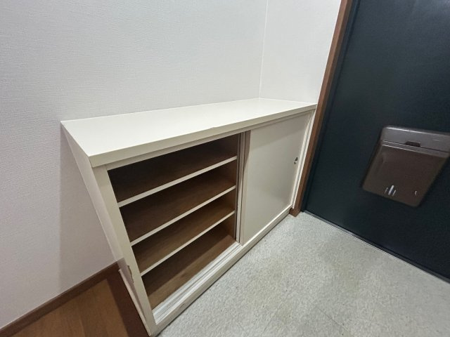 フラッツエムズの玄関