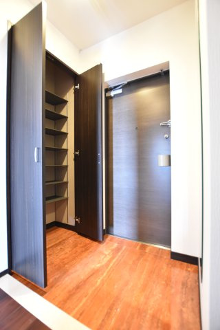 プレジオ帝塚山の玄関