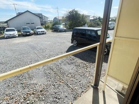 ファミーユ友光のエントランス