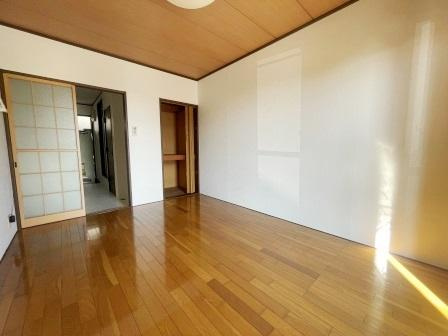 ファミーユ友光の内装