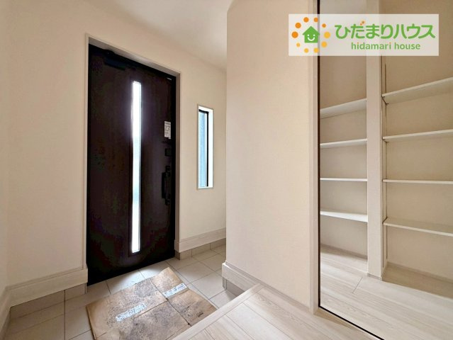 ひたちなか足崎20期　新築戸建　1号棟の玄関|丁度良い靴箱のサイズ♪これだけあれば家族全員の靴がしまえてスッキリ(^O^)