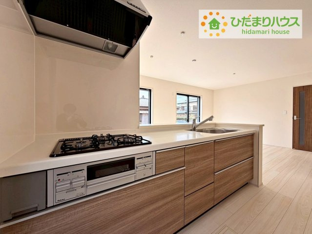 ひたちなか足崎20期　新築戸建　1号棟のキッチン|3口コンロでお料理する時間も短くなりそうですね(*‘∀‘)