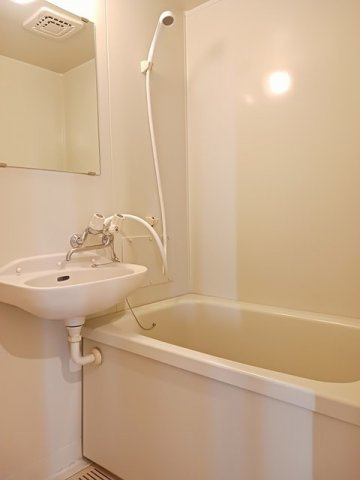 パステルハイツ２１　Ｂの浴室|ゆったり過ごせるお風呂です