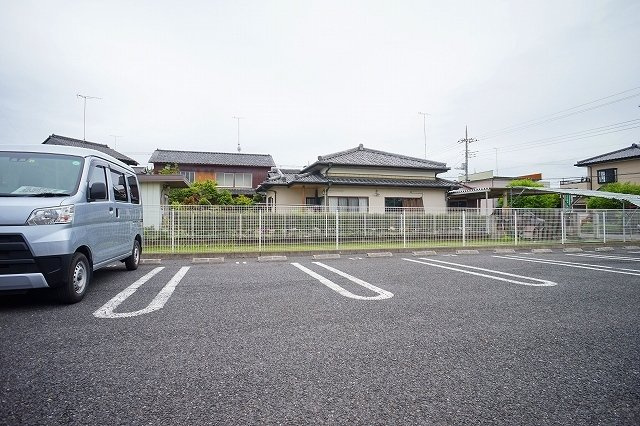 グラン・ソレイユＢの駐車場|駐車スペースもあります