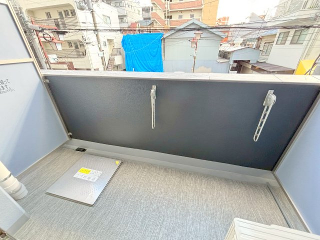 ファーストフィオーレ北大阪リアンのバルコニー