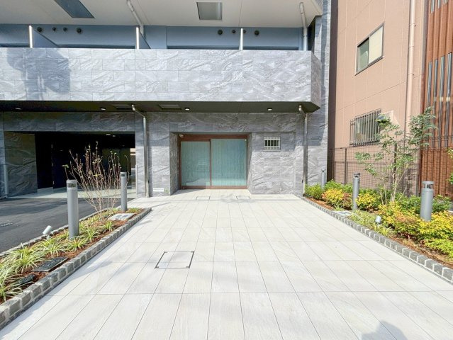 ファーストフィオーレ北大阪リアンのエントランス