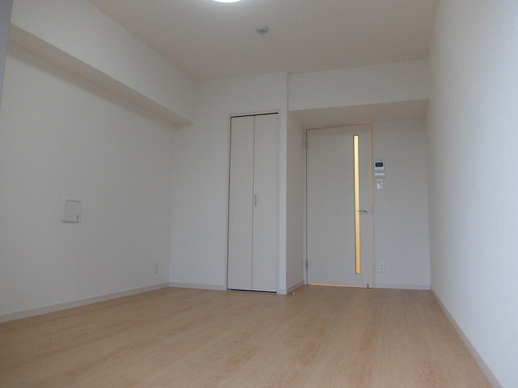 【居間・リビング】SQUARE CITY YOKOHAMA SHINKOYASU（スクエアシティ横浜新子安） 