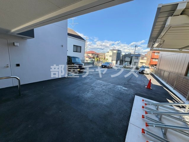 パルティール名西の駐車場