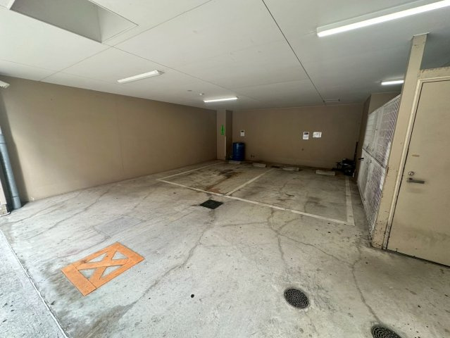 ゼニスレジデンス難波南の駐車場