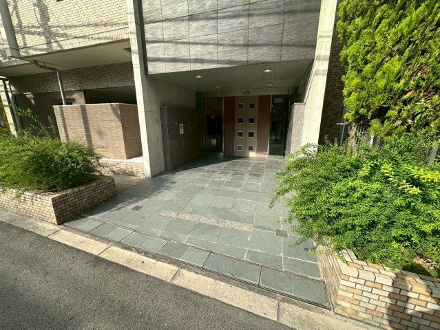 ゼニスレジデンス難波南のエントランス
