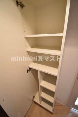 レジディア谷町の玄関