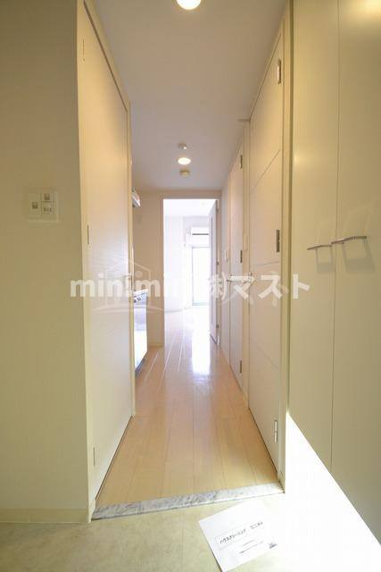 レジュールアッシュ心斎橋リュクスの玄関